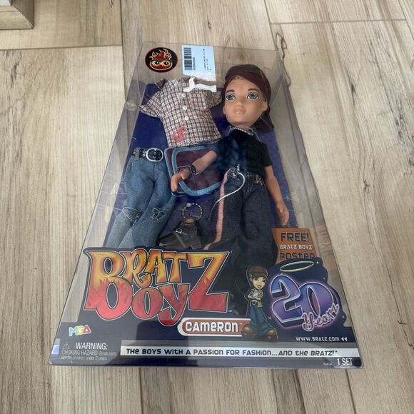 Bratz Boy Cameron Doll with Accessories 20 Yearz Anniversary Edition -NEW - Picture 1 of 2